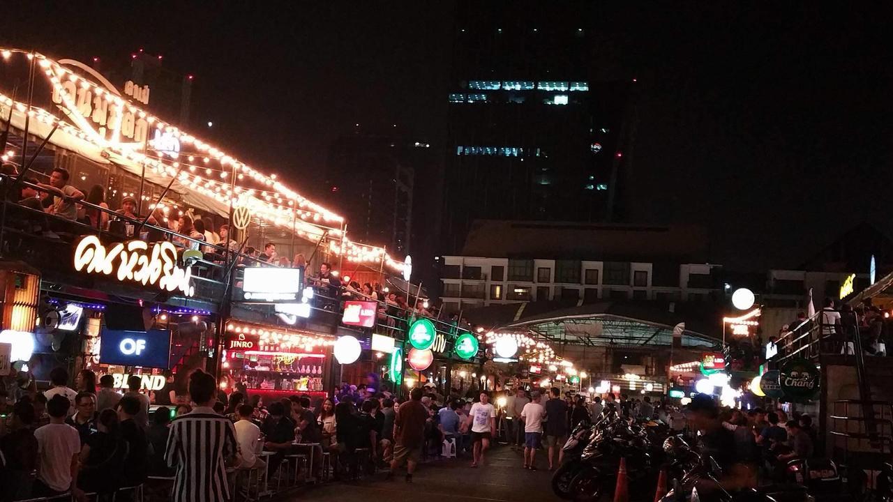 Nexchange Hostel Bangkok Exteriör bild